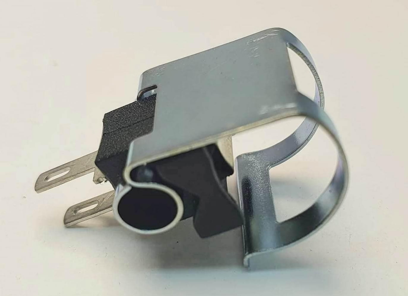 ee7684d5397249a1cfc7a67ae53f389b Датчик температуры ГВС 3/4" накладной Saunier Duval Isofast C/F 35 ЕА S5704200 — изображение 1